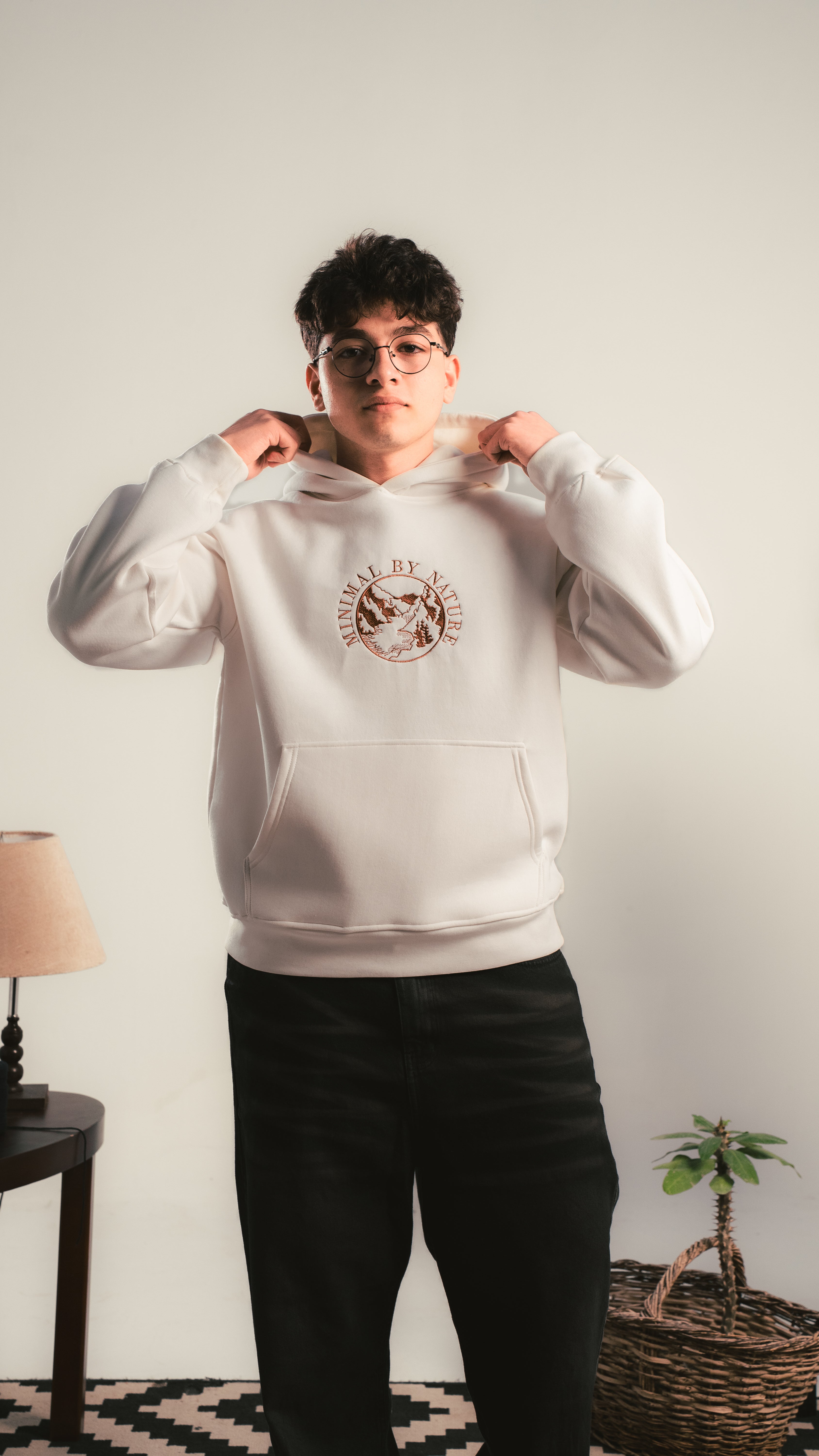 هودي أبيض MINIMAL BY NATURE – تصميم شبابي – Kalium